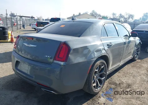2018 Chrysler 300 300S z USA, uszkodzony, nr VIN 2C3CCABG2JH223016